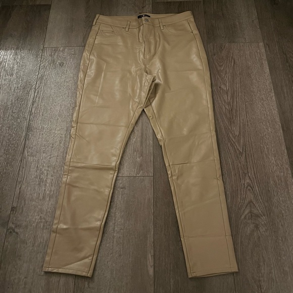 7 For All Mankind Beige Faux Skinny Leather Pants Size Large - Picture 2 of 7